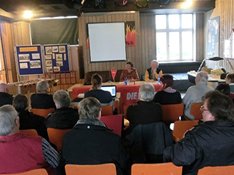 MdB Kathrin Vogler zu Gast auf der Kreismitgliederversammlung der LINKEN in Lemgo MdB Kathrin Vogler zu Gast auf der Kreismitgliederversammlung der LINKEN in Lemgo