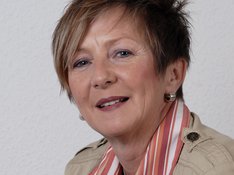 Uschi Jacob-Reisinger, Sprecherin Fraktion DIE LINKE. im Kreistag Lippe Uschi Jacob-Reisinger, Sprecherin Fraktion DIE LINKE. im Kreistag Lippe