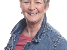 Uschi Jacob Reisinger, Fraktionsvorsitzende DIE LINKE. im Kreistag Lippe und Bundestagskandidatin auf Listenplatz 19 der Landesliste NRW Uschi Jacob Reisinger, Fraktionsvorsitzende DIE LINKE. im Kreistag Lippe und Bundestagskandidatin auf Listenplatz 19 der Landesliste NRW