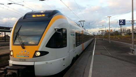 Das Foto zur Solidaritätserklärung der Partei die Linke in NRW mit den Streikenden der Eurobahn zeigt einen Zug der Eurobahn.