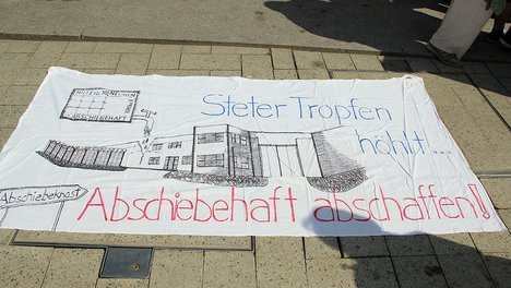 Gegen Abschiebehaft! Gegen Abschiebehaft!