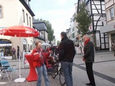 Klicken und die kleine Wahlkampf-Bildergalerie ansehen ... Klicken und die kleine Wahlkampf-Bildergalerie ansehen ...