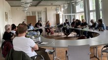 Diskussionsrunde im "Krummen Haus", dem alten Verwaltungsgebäude des LWL-Museums
